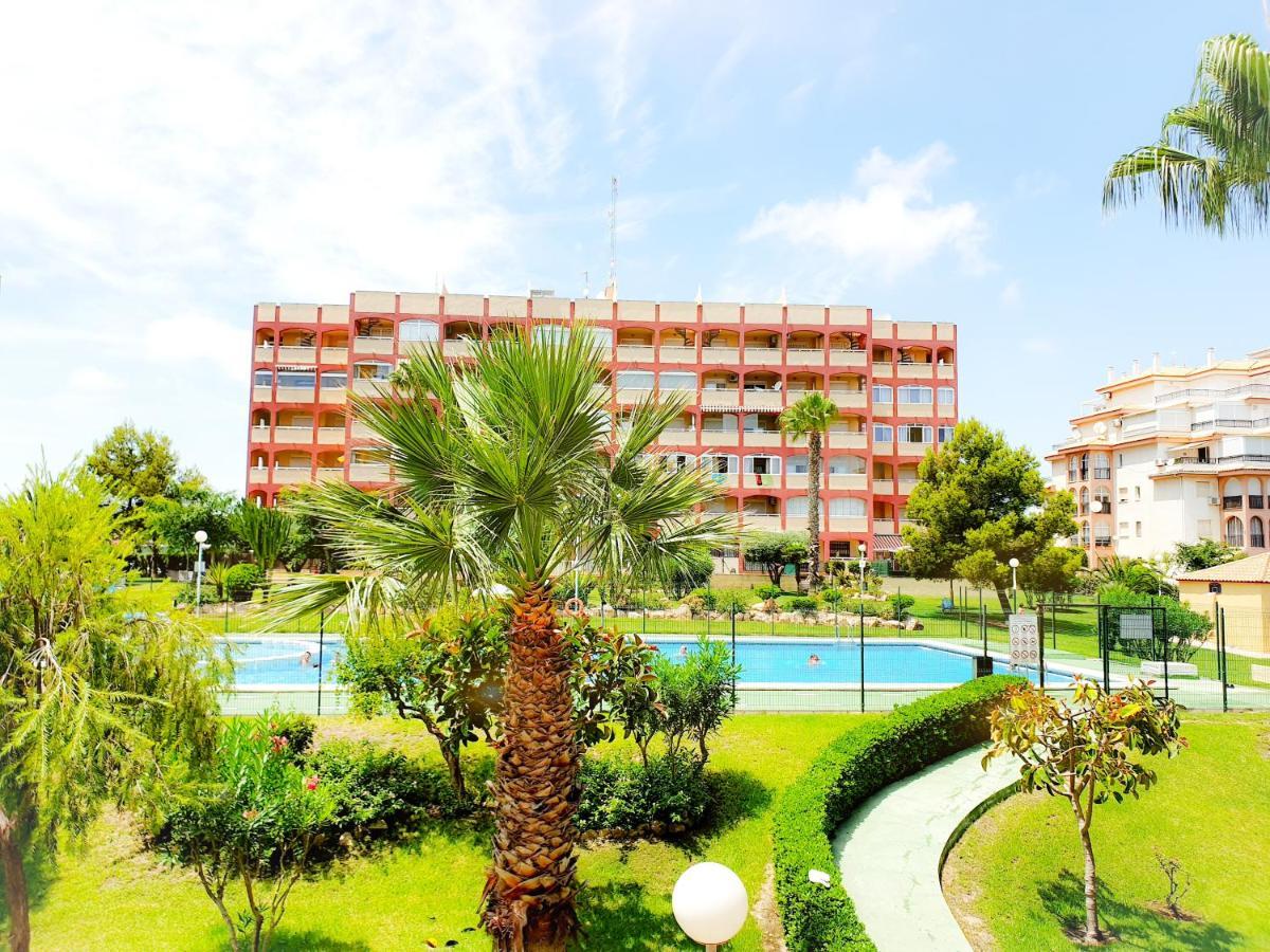 Best House Paola Torrevieja Bagian luar foto